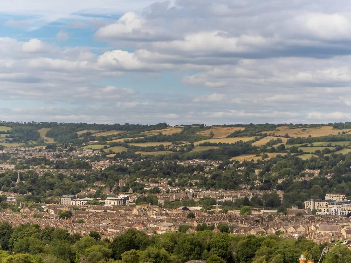 Pass The Keys One Bed Flat With Stunning Views And Free Parking Apartment Bath 0*,