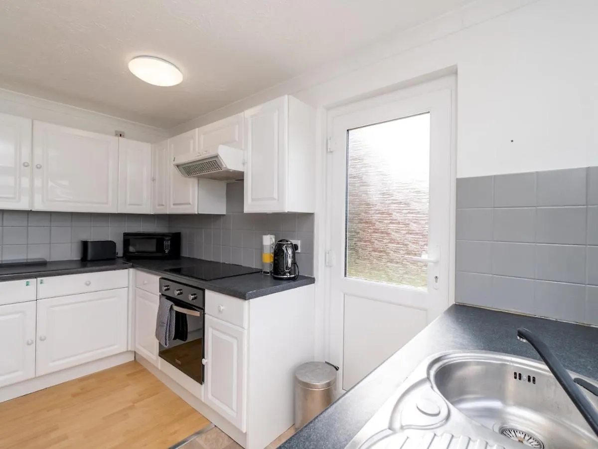 Pass The Keys One Bed Flat With Stunning Views And Free Parking Apartment Bath